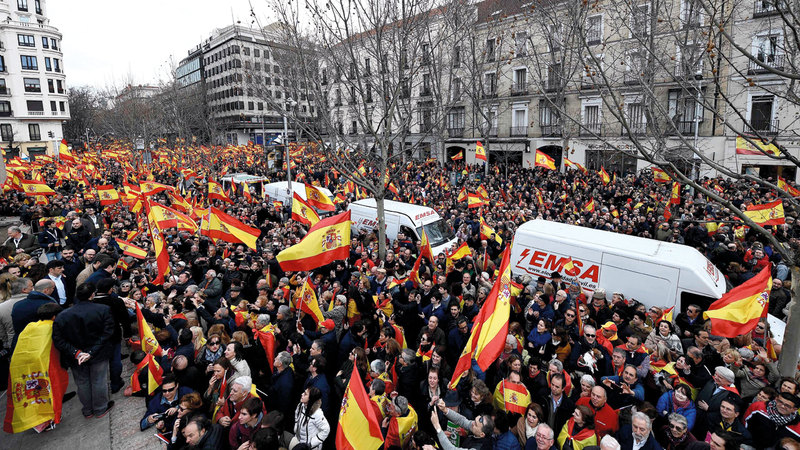 عشرات الآلاف يتظاهرون ضد حكومة إسبانيا image.jpg
