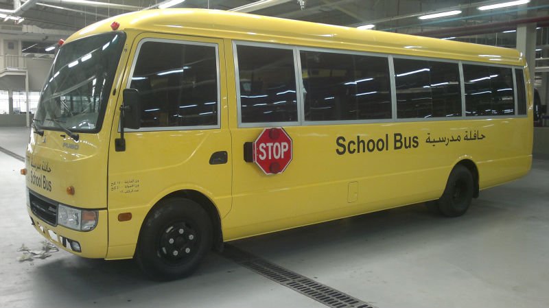 أبوظبي تبدأ تطبيق نظام مراقبة الطلاب الكترونياً في الحافلات المدرسية